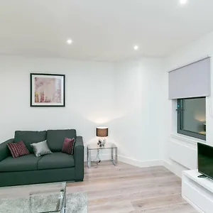 https://deluxe-apartments-by-heathrow.brighton-hotels-england.com